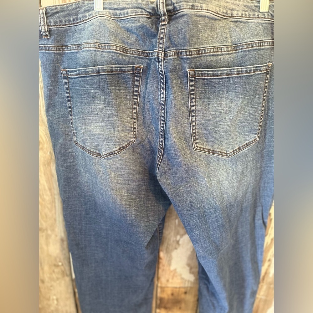 Venezia Exclusively from Lane Bryant Jeans size 26 Distressed Skinny Leg - Picture 6 of 6